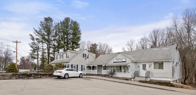 160 Shrewsbury St, Holden, MA 01520 - view of front of house with a porch