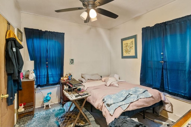 bedroom featuring ceiling fan