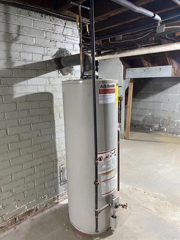 7 Exchange St, Westfield, MA 01085 - utilities featuring gas water heater