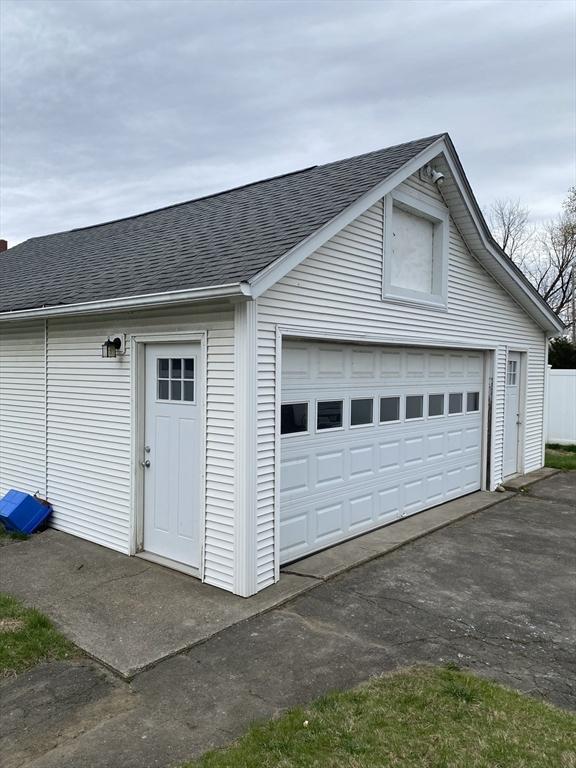 7 Exchange St, Westfield, MA 01085 - view of detached garage