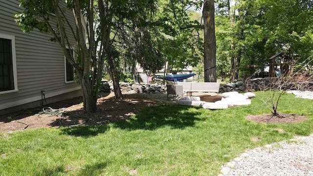 view of green lawn