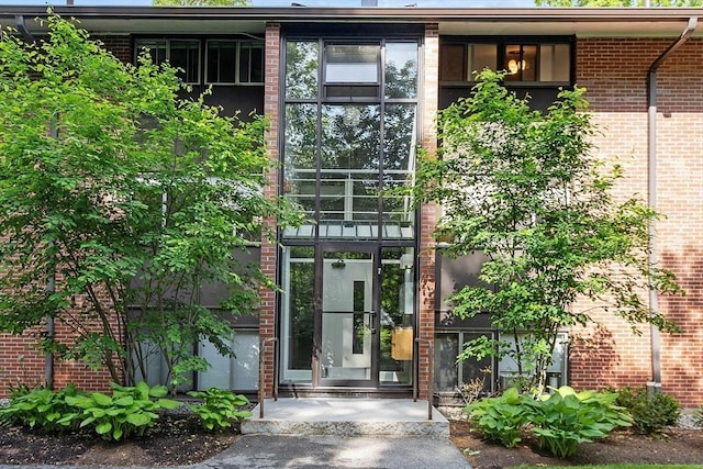 7 Longwood Dr Unit 212, Andover, MA 01810 - property entrance with brick siding