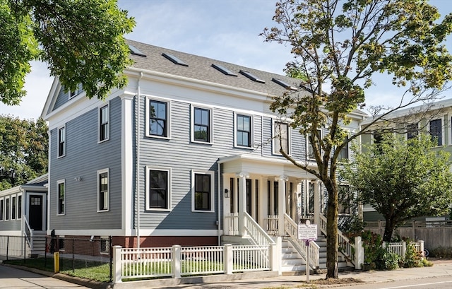 view of front of property featuring covered porch