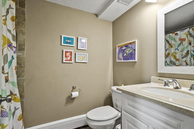 full bath with toilet, vanity, and a shower with curtain