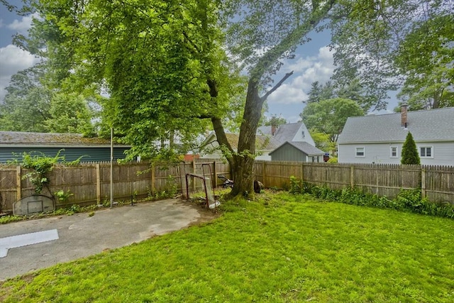 156 Powell, Springfield, MA 01118 - view of yard with a patio