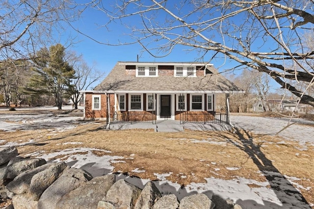 front facade featuring a porch