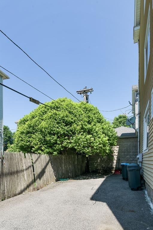 30-32 Loxwood St, Worcester, MA 01604 - view of patio / terrace