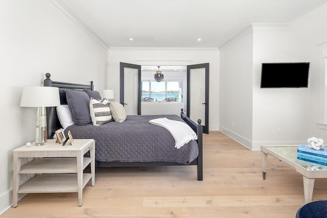 bedroom featuring crown molding, recessed lighting, light wood-style floors, and baseboards