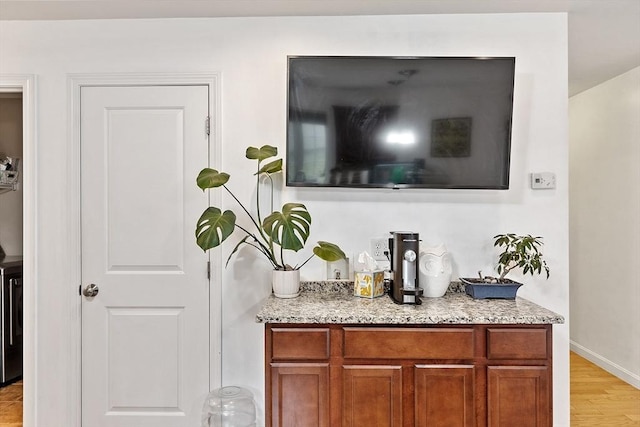 38 Phyllis Ln, Greenfield, MA 01301 - detailed view of wood finished floors and baseboards