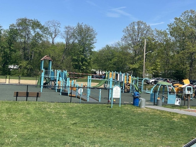 6 Beacon Ct, Acton, MA 01720 - view of community play area