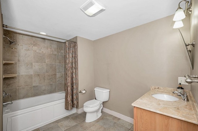 full bath with visible vents, toilet, shower / tub combo with curtain, baseboards, and vanity