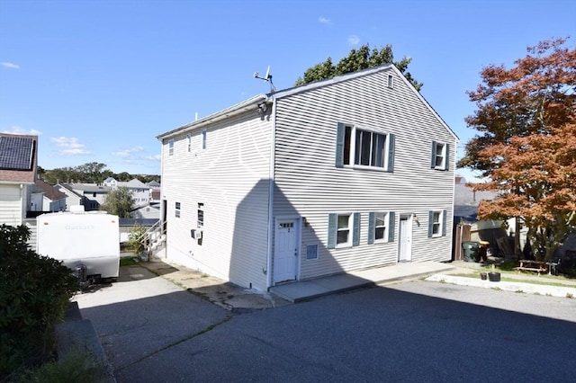 view of front of house featuring a patio