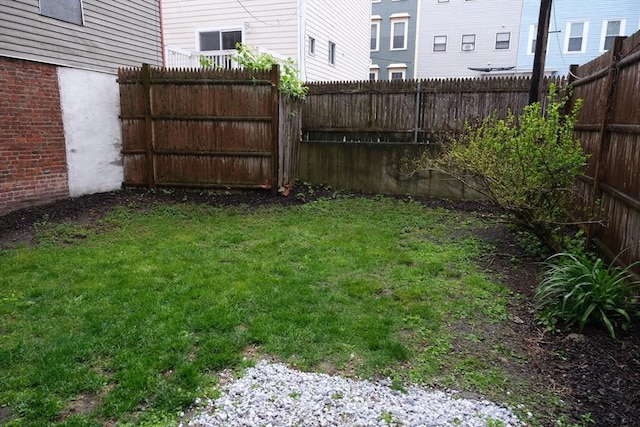 287 W 5th St, Boston, MA 02127 - view of yard