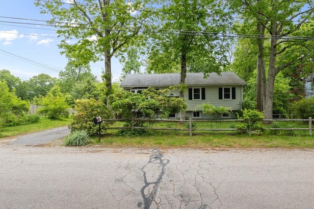 13 Karen Cir, Holliston, MA 01746 - view of front facade