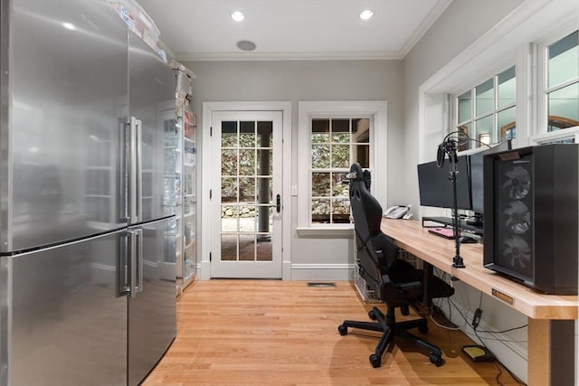 office area with recessed lighting, baseboards, light wood-style flooring, and crown molding