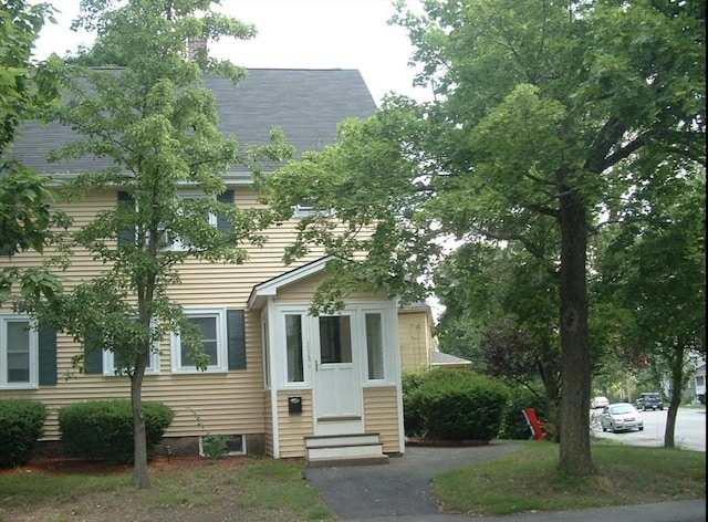 view of front facade