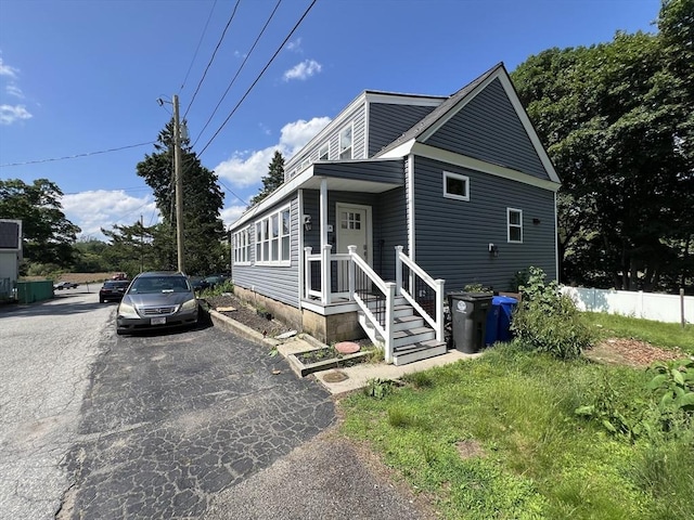 14 Waldo Ct, Haverhill, MA 01835 - view of front facade featuring driveway
