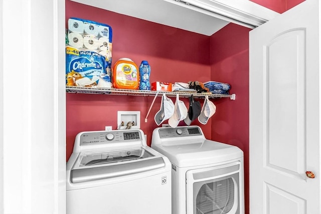 169 Braeburn Rd, East Longmeadow, MA 01128 - laundry room with washer and dryer
