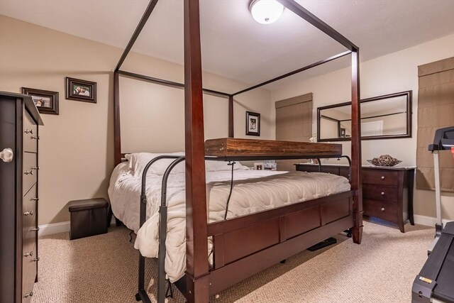 578-580 Detroit St, Fall River, MA 02721 - carpeted bedroom with baseboards