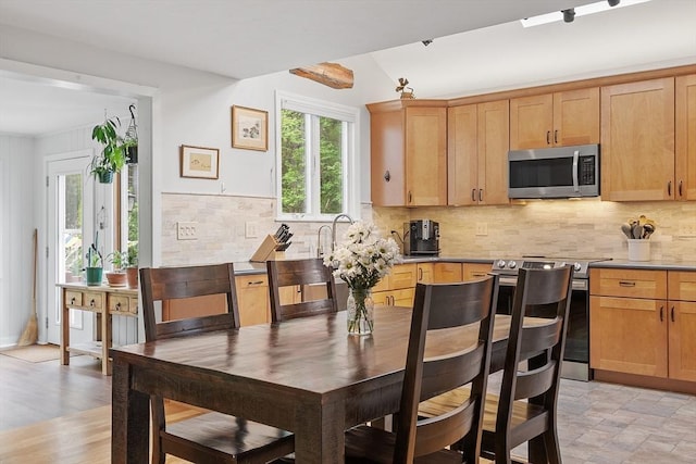 17 Lantern Ln, Leominster, MA 01453 - view of dining room