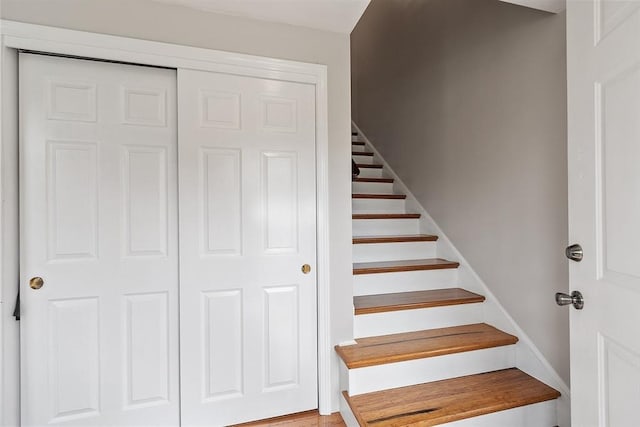 17 Lantern Ln, Leominster, MA 01453 - view of staircase