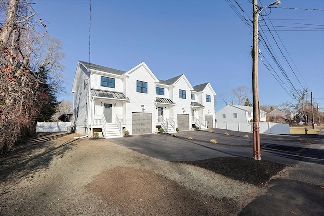 view of front facade featuring a garage