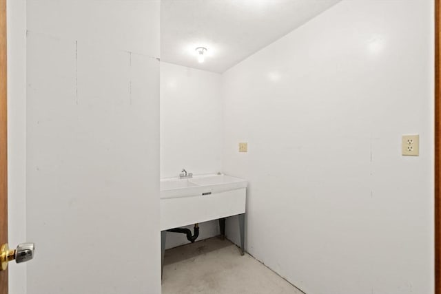 369 Border Rd, Concord, MA 01742 - view of bathroom