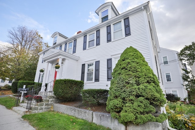 view of front of property