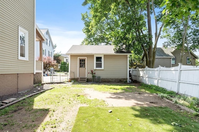 19 Franklin St, Wakefield, MA 01880 - rear view of house featuring entry steps