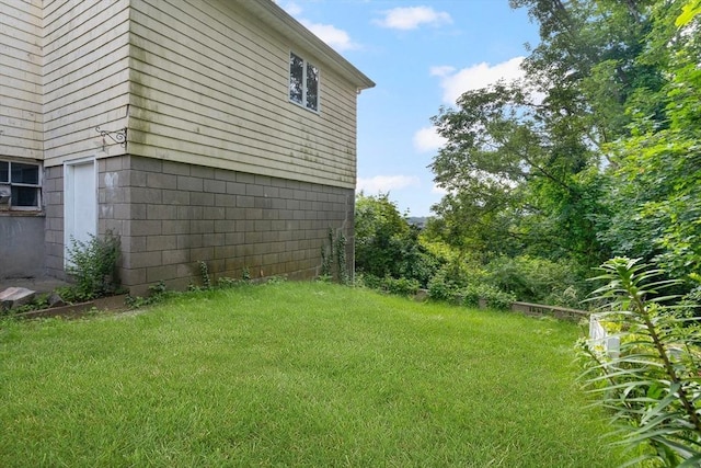 376 N Underwood St, Fall River, MA 02720 - view of grassy yard