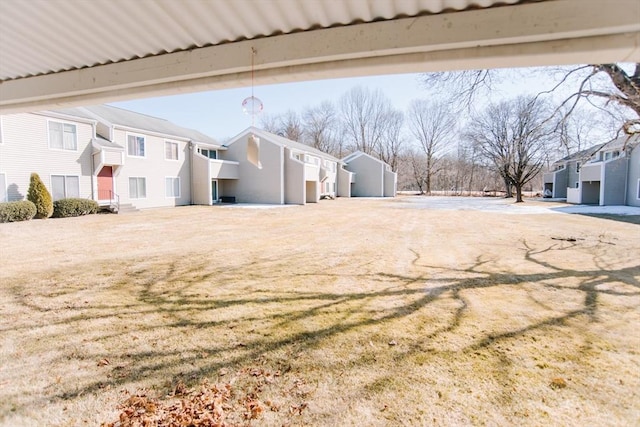 view of yard with a residential view