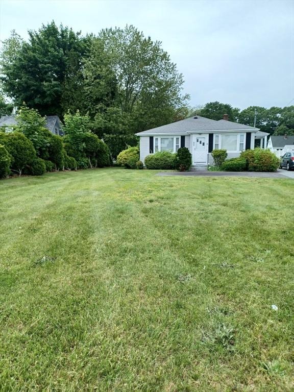 822 N Eastern Ave, Fall River, MA 02720 - view of grassy yard