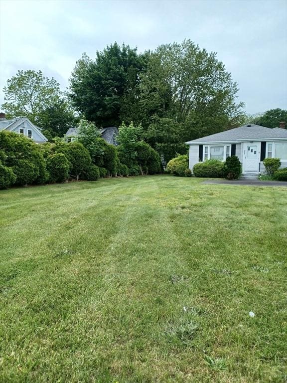 822 N Eastern Ave, Fall River, MA 02720 - view of grassy yard