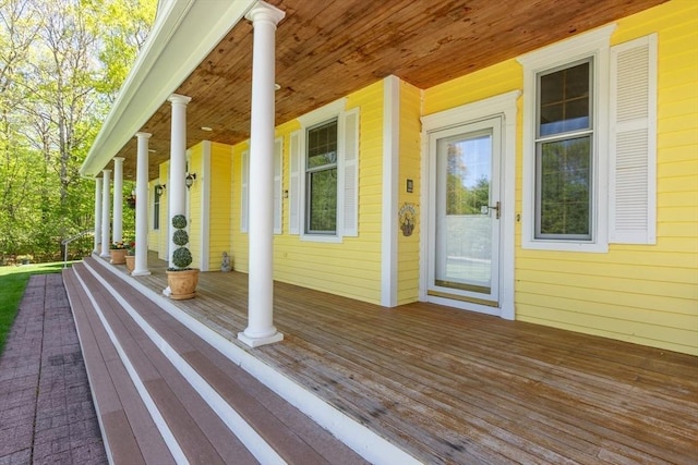 27 Sullivan Blvd, Oxford, MA 01540 - deck featuring covered porch