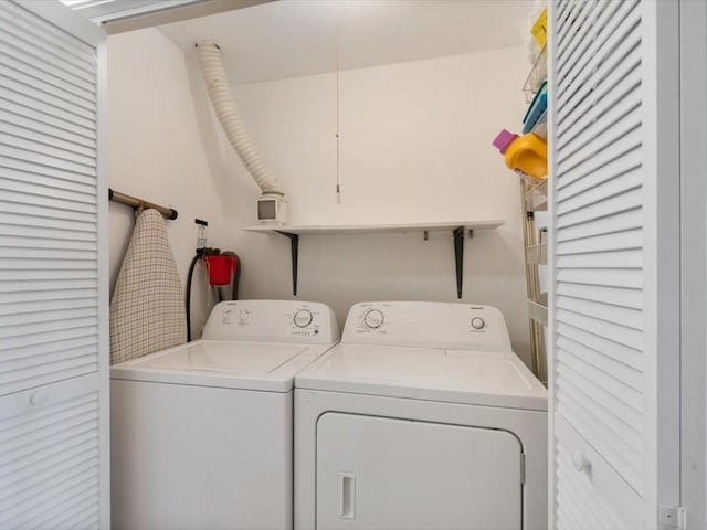 44 Casablanca Ct Unit 44, Haverhill, MA 01832 - laundry room featuring washing machine and clothes dryer