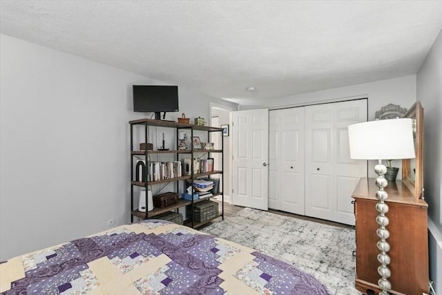 bedroom with a closet