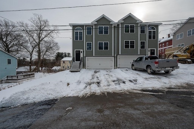 view of front property featuring a garage