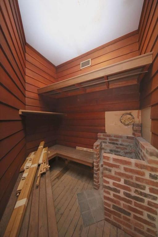 view of sauna / steam room