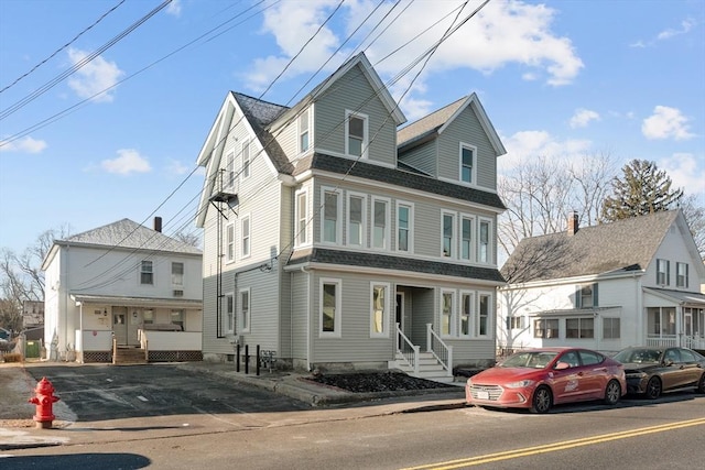 view of front of house