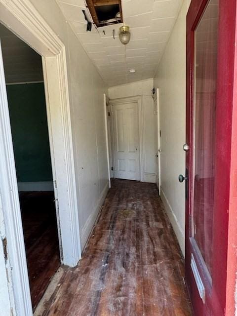 99 Beacon St, Boston, MA 02136 - hall featuring wood finished floors and baseboards
