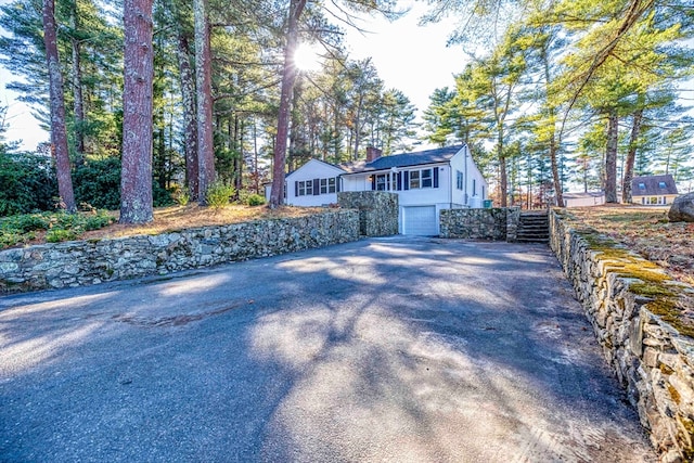 view of front facade with a garage