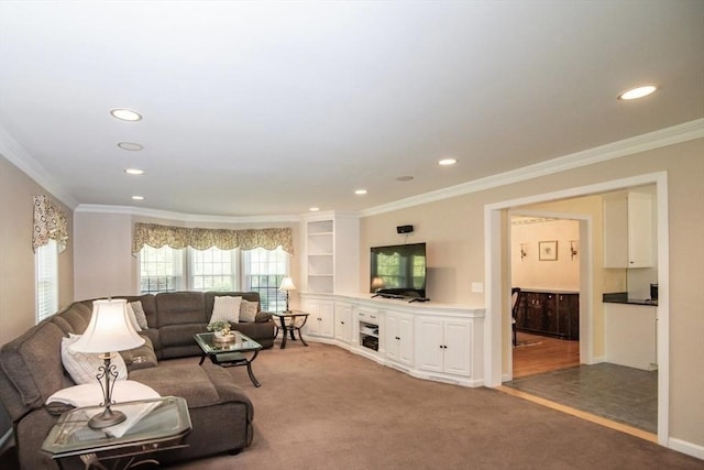 17 Stonepost Rd, Pelham, NH 03076 - carpeted living area featuring recessed lighting, crown molding, baseboards, and built in shelves