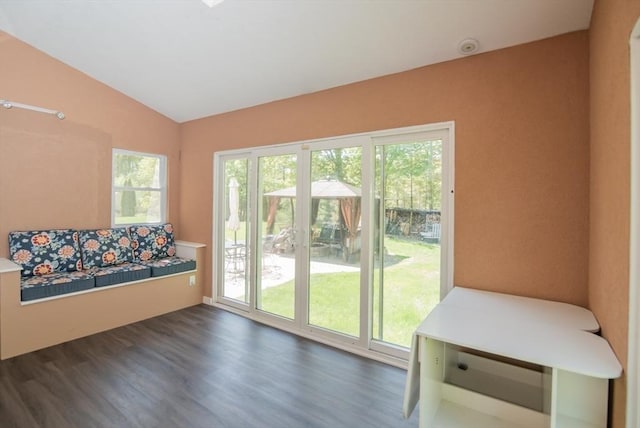 17 Stonepost Rd, Pelham, NH 03076 - sunroom / solarium with vaulted ceiling and plenty of natural light