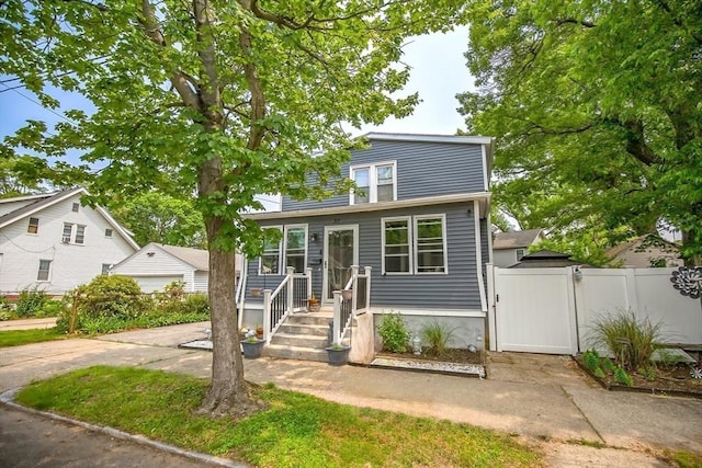 37 Border St, Springfield, MA 01104 - view of front of property with a gate