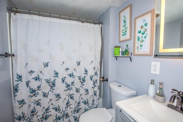 37 Border St, Springfield, MA 01104 - full bath with a shower with curtain and vanity