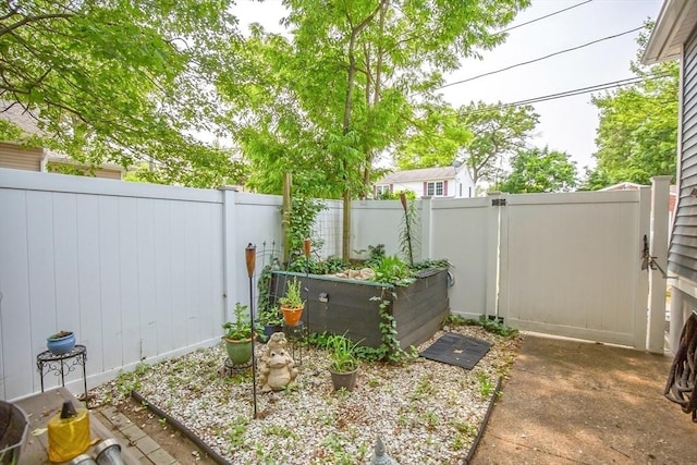 37 Border St, Springfield, MA 01104 - view of fenced backyard