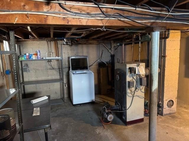 basement with washer / clothes dryer