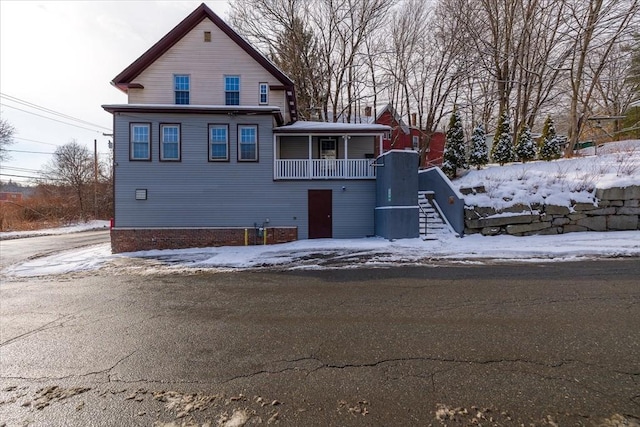 view of front property with covered porch