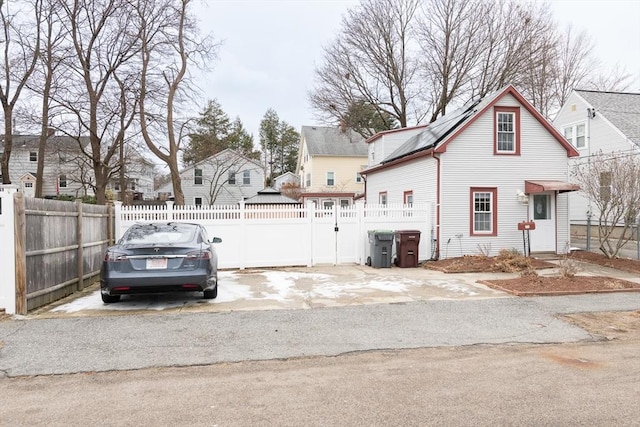 view of front of property