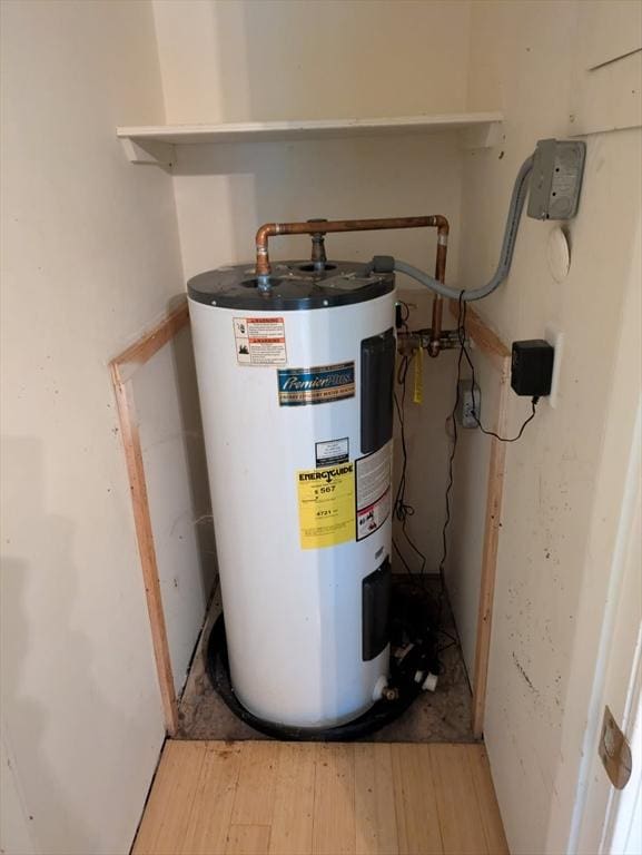 42 Old Colony Way Unit 30, Orleans, MA 02653 - utilities featuring electric water heater